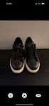 dam sneakers