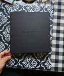 Vacker och elegant HUGO BOSS-notebook med USB.