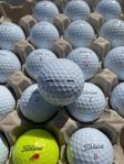 Golfbollar säljes billigt