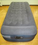 Intex luftmadrass 105 cm (elpump)