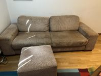 Stor 2-sitssoffa + fotpall/sittpuff från Pohjanmaan 