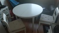 Köksbord med 2 stolar