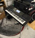 YAMAHA PSR SX900 med tillbehör 