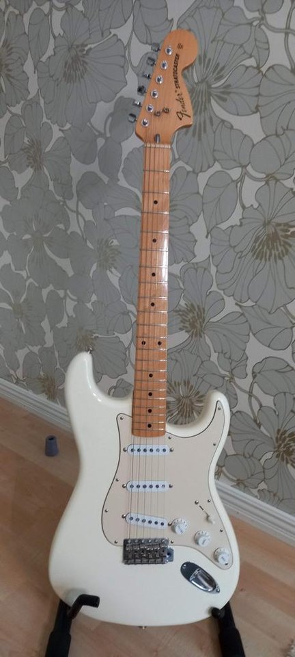 Fender Vintera II 70s Stratoc...