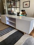 Tv-bänk