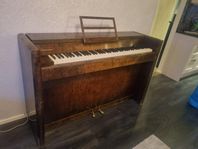 Piano bortskänkes