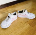 Nike Court Legacy sneakers barnstorlek EU 26