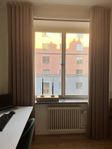 Gardiner i sammet - ljusbrun
