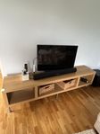 Tv-bänk i ek