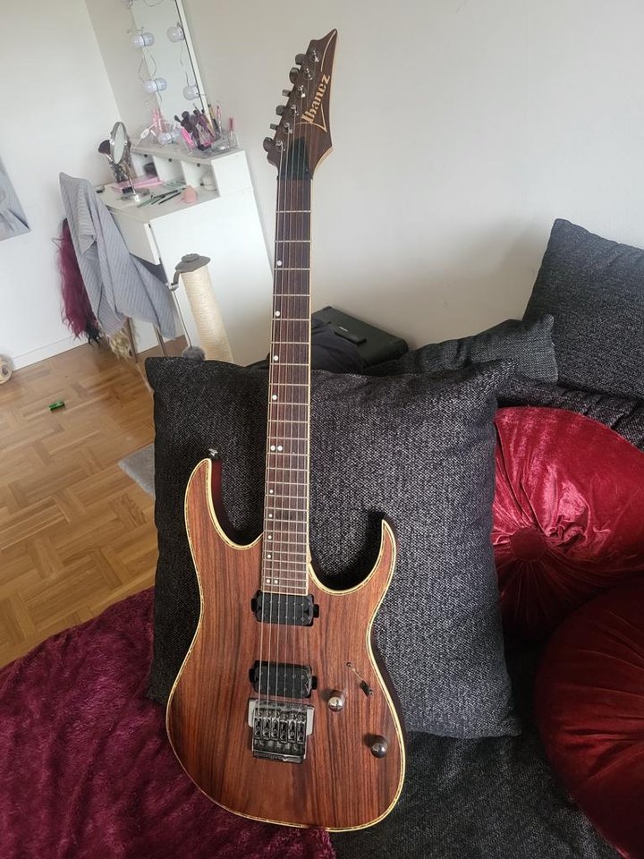 Ibanez rg721 rw (premium)
