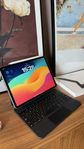 iPad Pro 11” (512GB, WiFi + 5G, M1) + Keyboard & Pencil