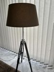 Trebens fräck golvlampa