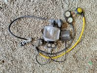 Dykmask med regulatorer och lyse