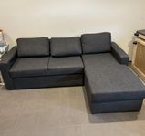 Grå soffa