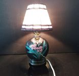 Bordlampa retro- vintage 1960-/70-tal i porslin och mässing