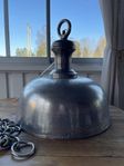 Stor industrilampa