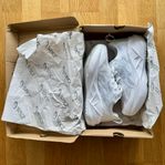 Helt nya Asics Novablast 5 – Dam, storlek EU 36 (US 3)