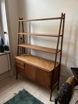 Hylla i teak