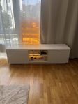 Tv-bänk