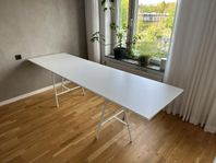 Smidigt och stilrent matbord