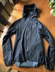 Inov8 Stormshell Small , skaljacka löparjacka