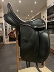 Spalding brittanica dressyrsadel, 17,5”