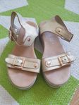 Jättefina sandaler Roberto Bitticelli stlk 38