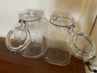 2 gamla konserveringsburkar, glas, 3 liter. 150 för båda 