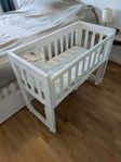 Troll bedside crib