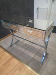 Glas och spegel sidebord