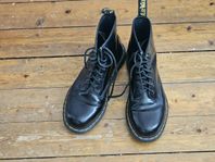 Snygga Dr martens boots skor stl 42