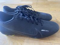 fotbollsskor Nike