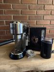kaffemaskin och kaffekvarn 