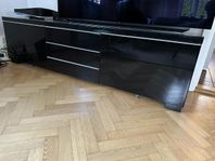 Tv-bänk