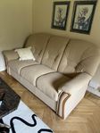 2st 3-sits soffor och ett soffbord i marmor