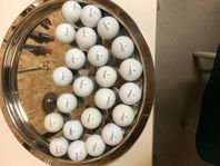 23 st Titleist Pro V1 bollar i fint skick.