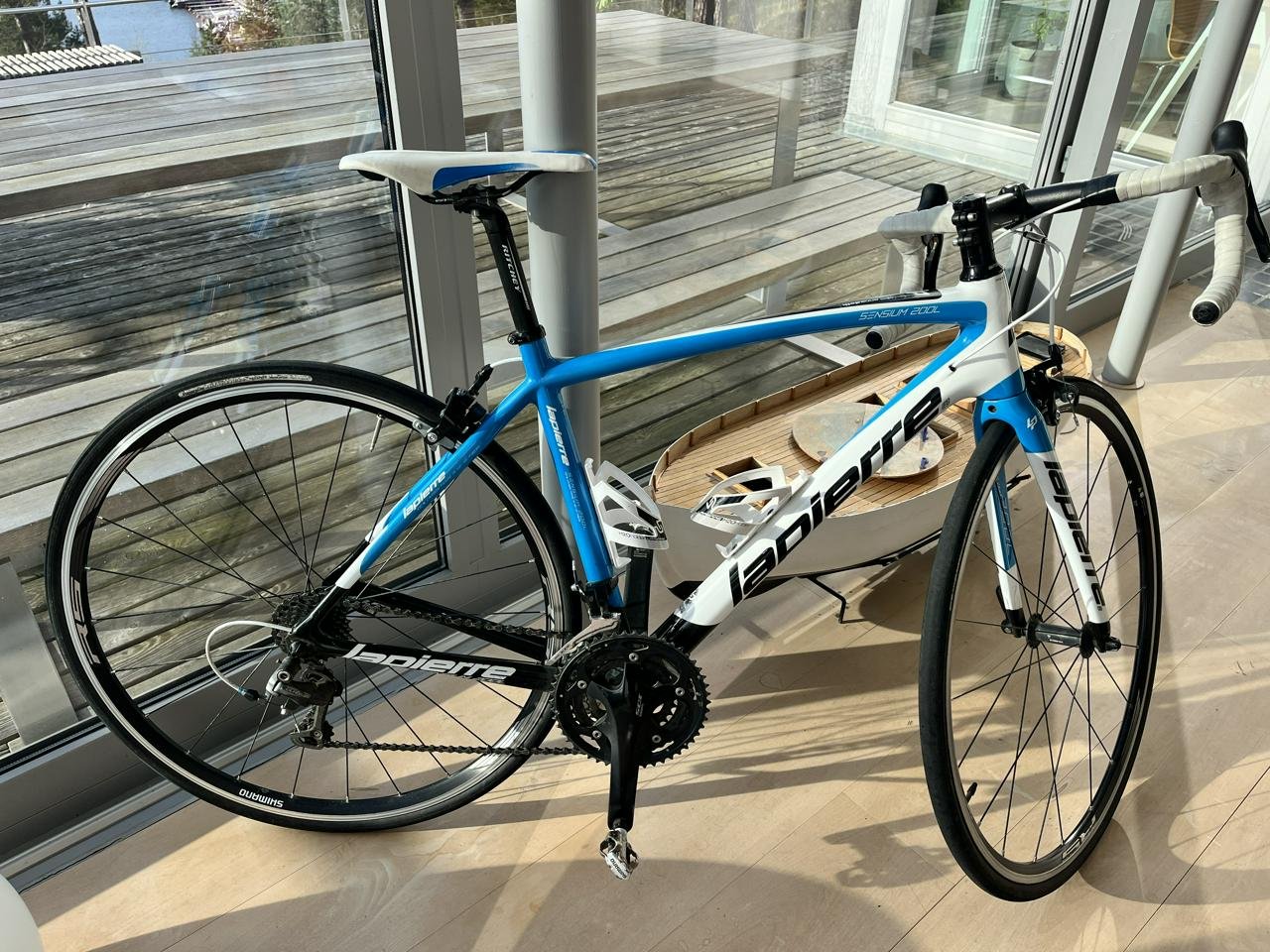 Lapierre kolfibercykel