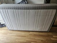 Fin Ikea säng - 120x200cm