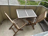 Två teakstolar, Royal Teak Scandinavia + Teakbord, Exxent