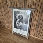 Inramad plansch av Siouxhövdingen High Horse, 88*107 cm