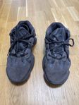Yeezy 500 Utility Black skor