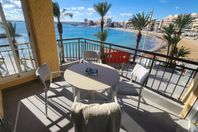 På strandpromenaden med fantastisk utsikt i Torrevieja