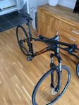 Säljes: Kross Level hybridcykel – perfekt skick + extra d