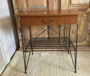 Teak/string sängbord