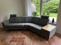 soffa grått tyg 4-5 sittplatser