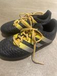 fotbollsskor storlek 30-31