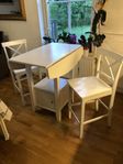 Bord och två st stolar,
