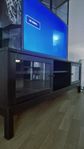 Tv + tv bänk +ps4 cd 3 st gratis