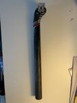 Kolfiber sadelstolpe - Pro XCR - 30.9mm - 40cm lång