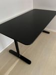 Skrivbord brunt från Ikea